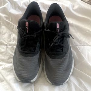 NIKE Revolution running shoes. Size 9.5
